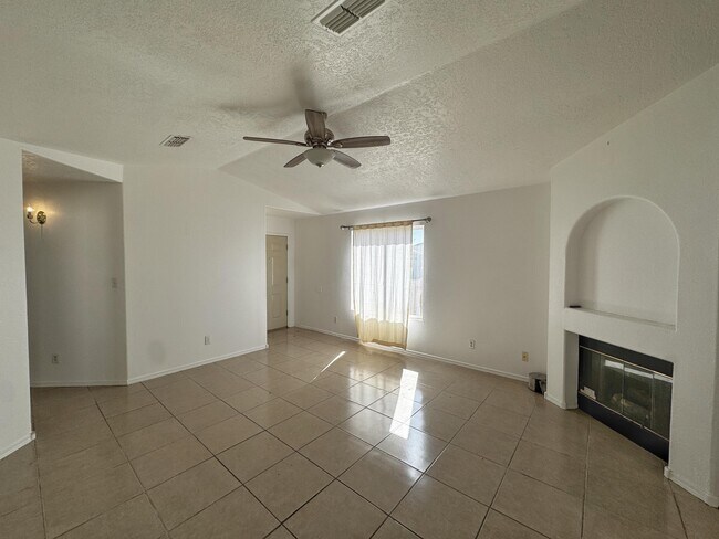 Building Photo - 331 Cll Amarillo SW