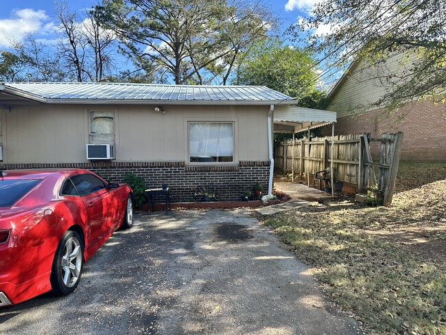 Primary Photo - Melton Street Duplex