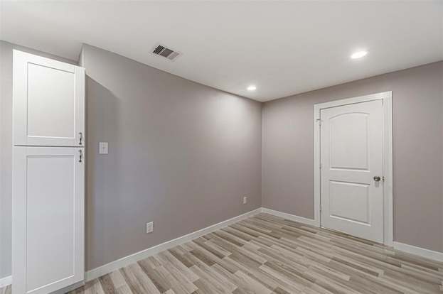 Building Photo - 4909 Higgins St