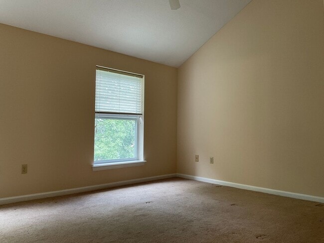 Building Photo - Luxury Townhouse at Camden Pines