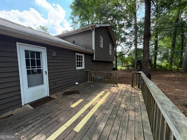Building Photo - 734 Marthas Dr