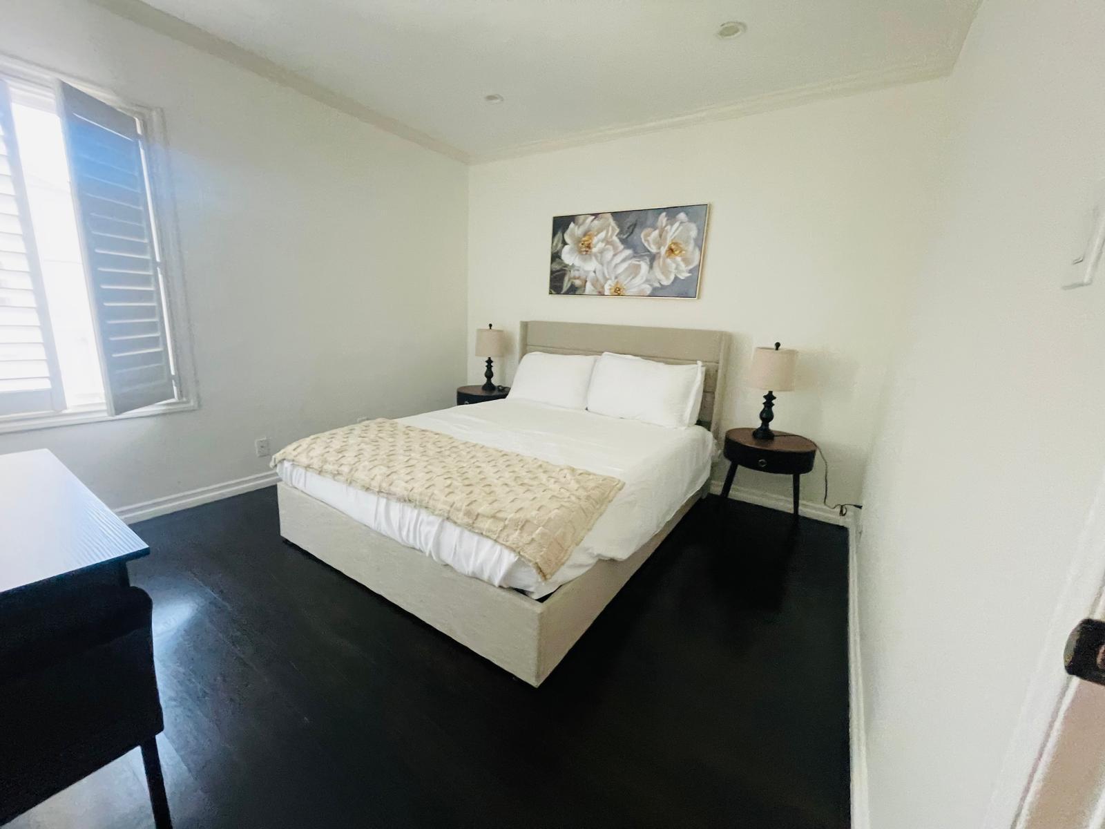 Building Photo - 17946 Valley Vista Blvd