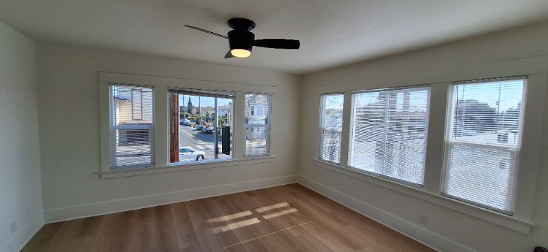 Building Photo - 507 W 59th Pl