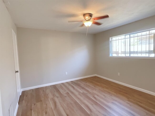 Building Photo - 11022 Concho St