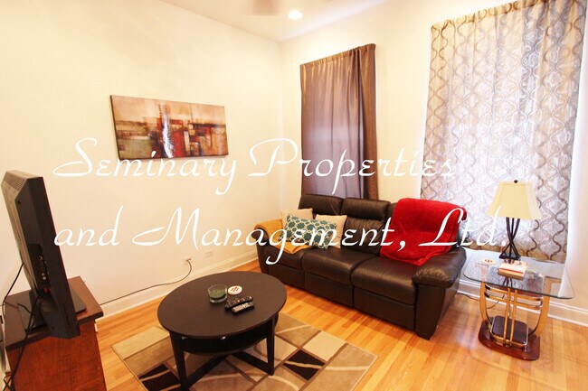 Interior Photo - 1821 N Sheffield