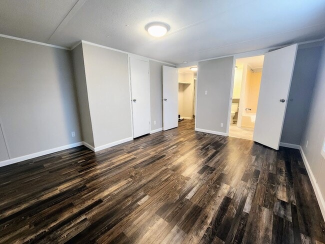 Building Photo - 2 Bedroom Mobile Home Close to Wren