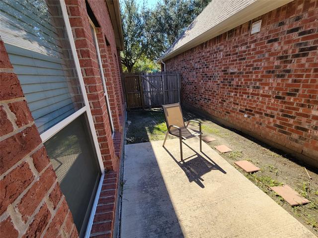 Building Photo - 9380 Snowberry Dr