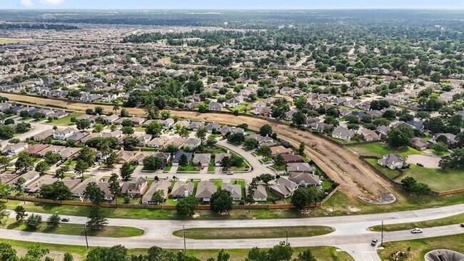Building Photo - 3211 Falcon Trail Dr