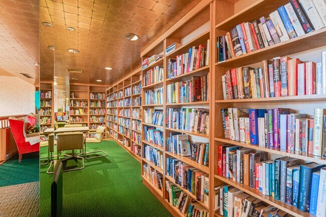 Community library - 1016 S Wayne St