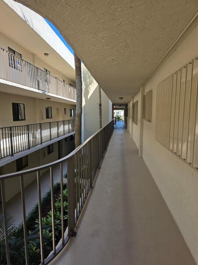Building Photo - 8065 SW 107th Ave