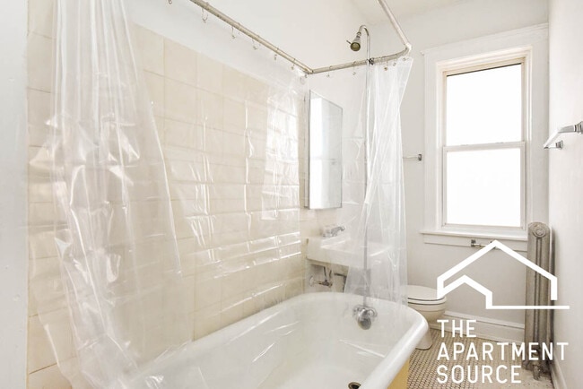 Building Photo - 2661 N Spaulding Ave