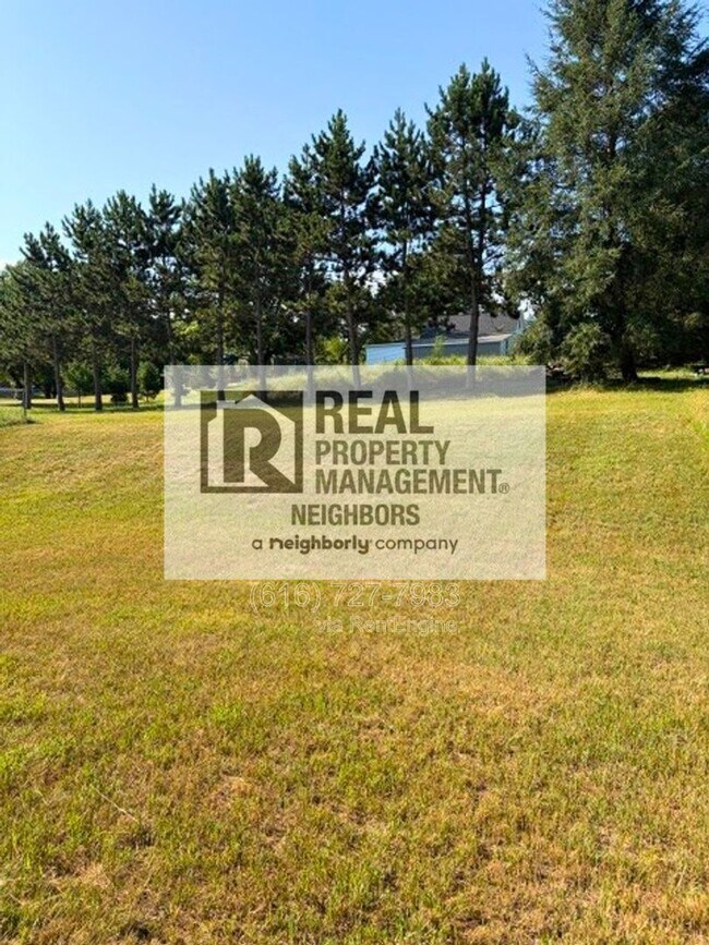 Building Photo - 1636 Northbend Dr NE