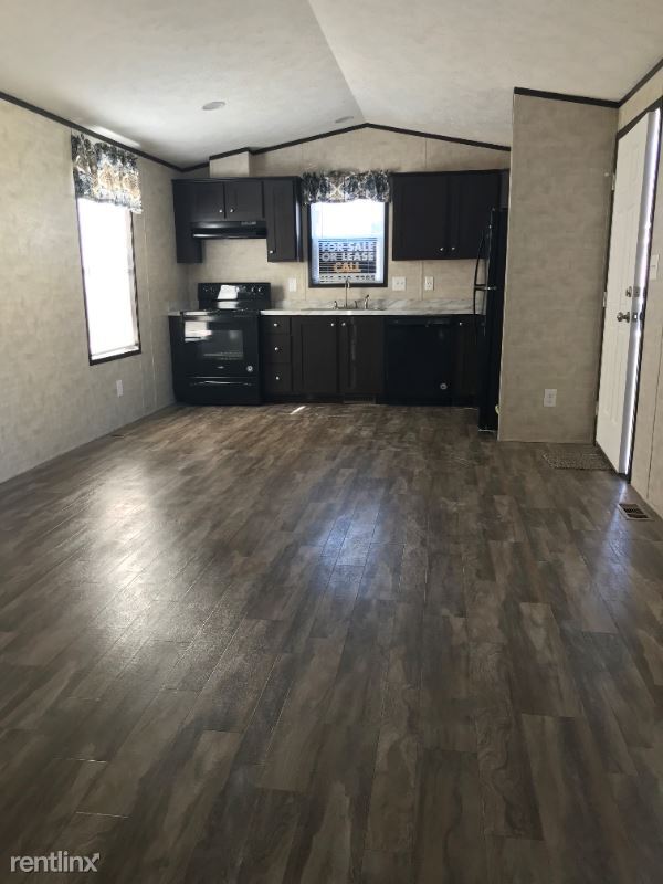 Building Photo - 755 Stelzer Rd