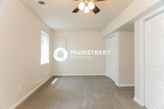 Building Photo - 5 Bedroom Pet-Friendly Home in TRUSSVILLE, AL with Main Street Renewal