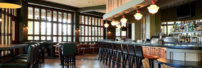 Building Photo - 841 S Gaines St