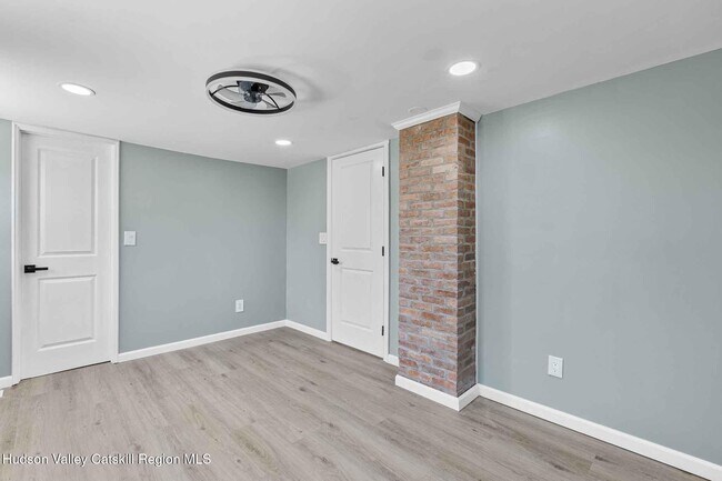 Building Photo - 2961 Cottage Pl