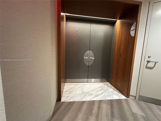 Building Photo - 2127 Brickell Ave