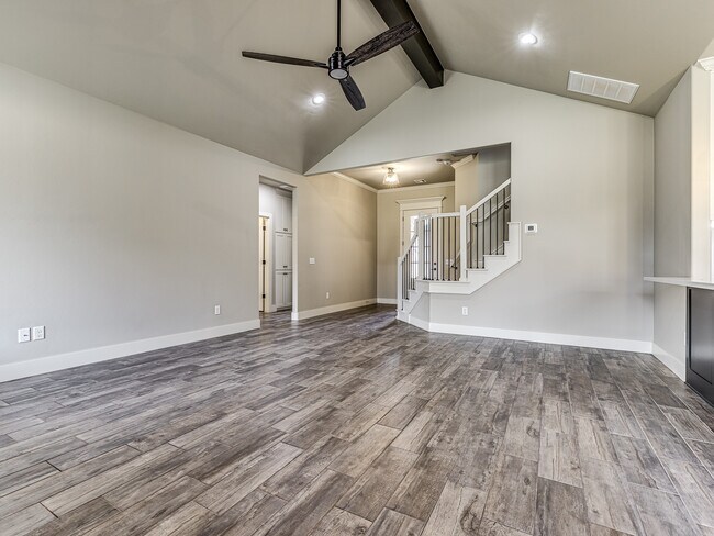 Building Photo - 14517 Chambord Dr