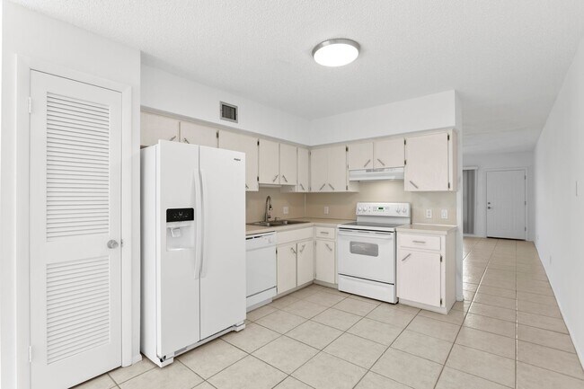 Building Photo - 2287 Philippine Dr