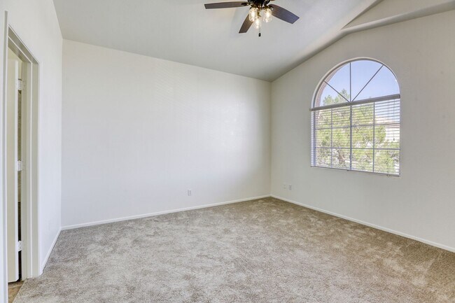 Building Photo - 2 bedroom condo with RARE attached 2 car g...