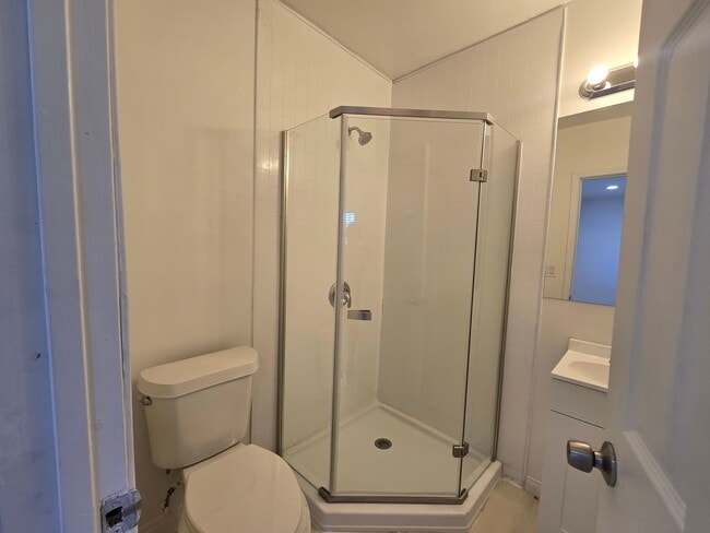 Building Photo - 3 Bed Home + Studio with Large Yard & Ample Parking Near Downtown Vista