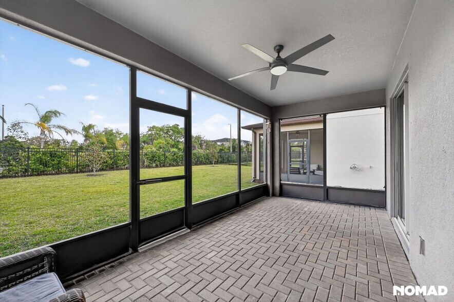 Building Photo - 5332 Fallen Leaf Dr