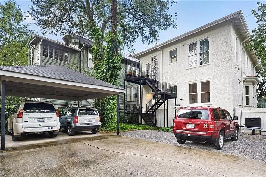 EACH UNIT HAS 2 CAR PARKING - ONE COVERED SPACE AND ONE UNCOVERED IN THE FENCED IN BACKYARD - 8 Neron Pl