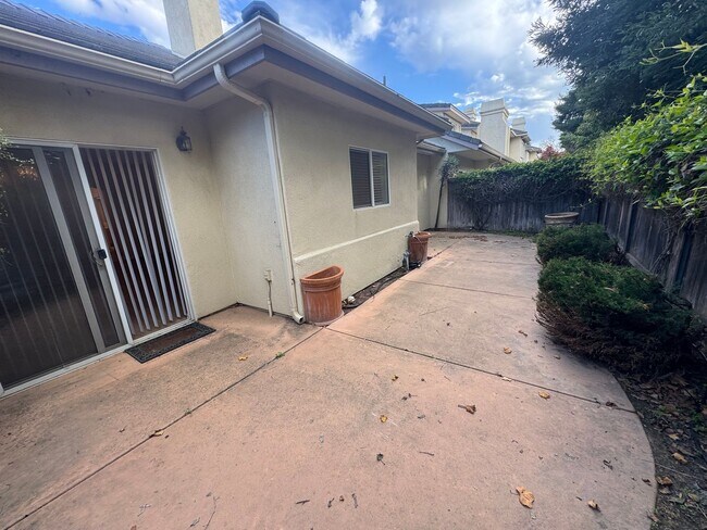 Building Photo - 2329S Eastbury Way, Santa Maria, CA 93455