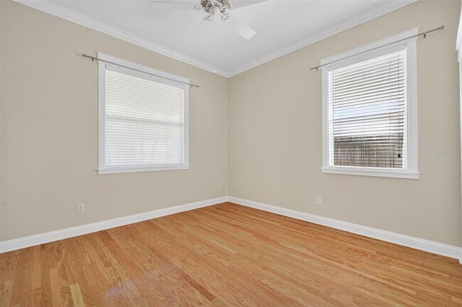 Building Photo - 6827 S Trask St