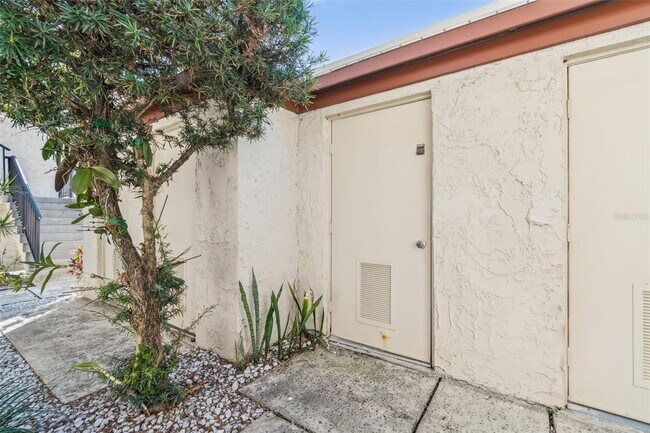 Building Photo - 2750 E Bay Dr