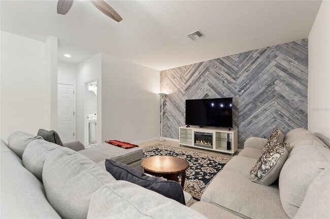 Building Photo - 17244 Goldcrest Loop
