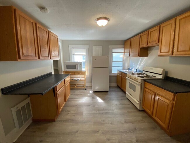 Building Photo - 51 Pearl St