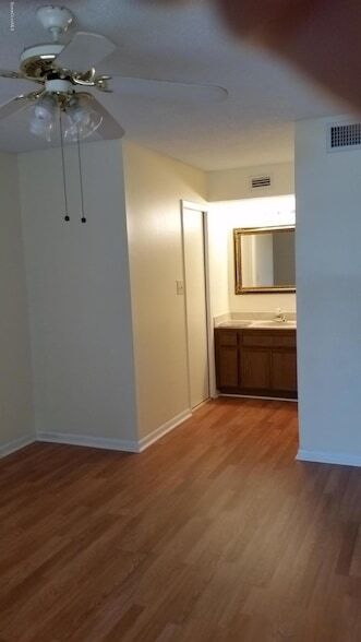 Building Photo - 205 Palmetto Ave