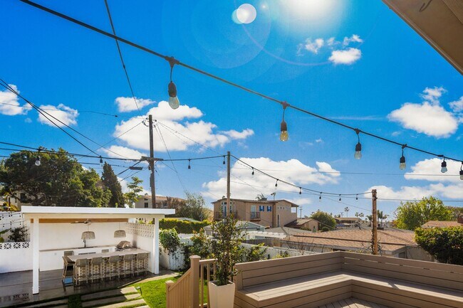 Building Photo - 131 W Avenida Cordoba