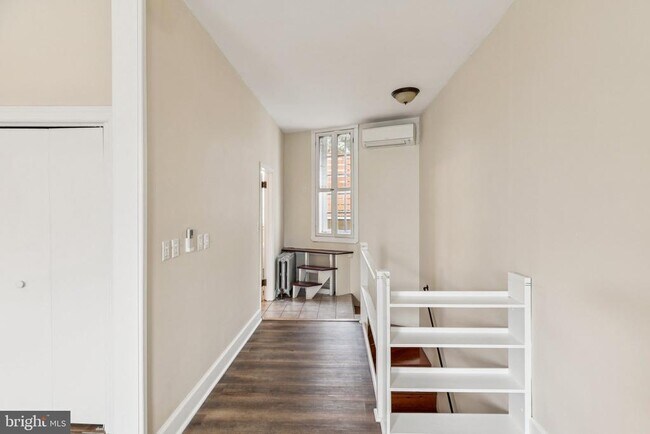 Building Photo - 918 E Passyunk Ave