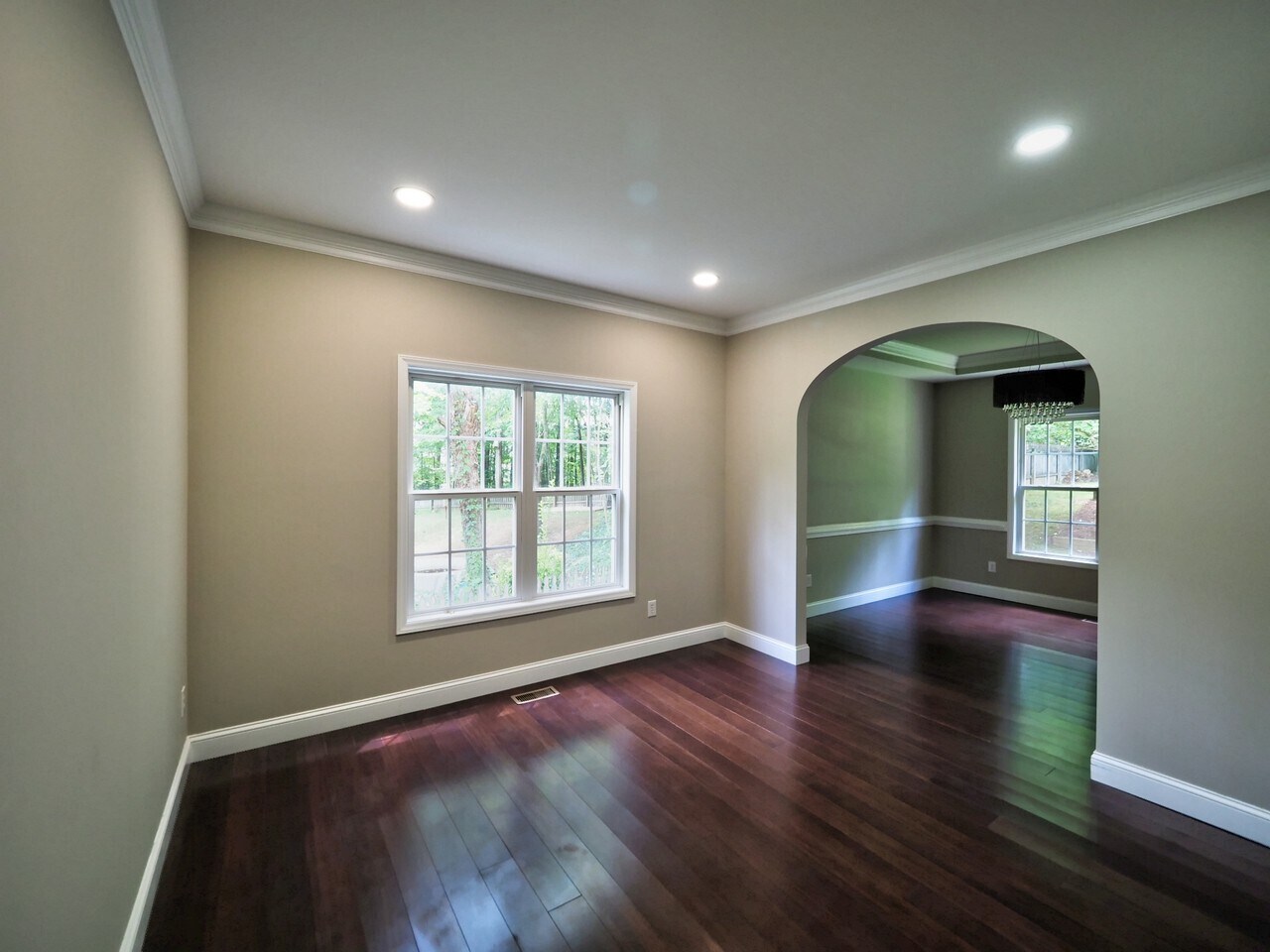 Building Photo - 425 New Parkside Dr