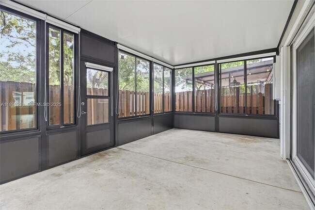 Building Photo - 12153 SW 49th Ct