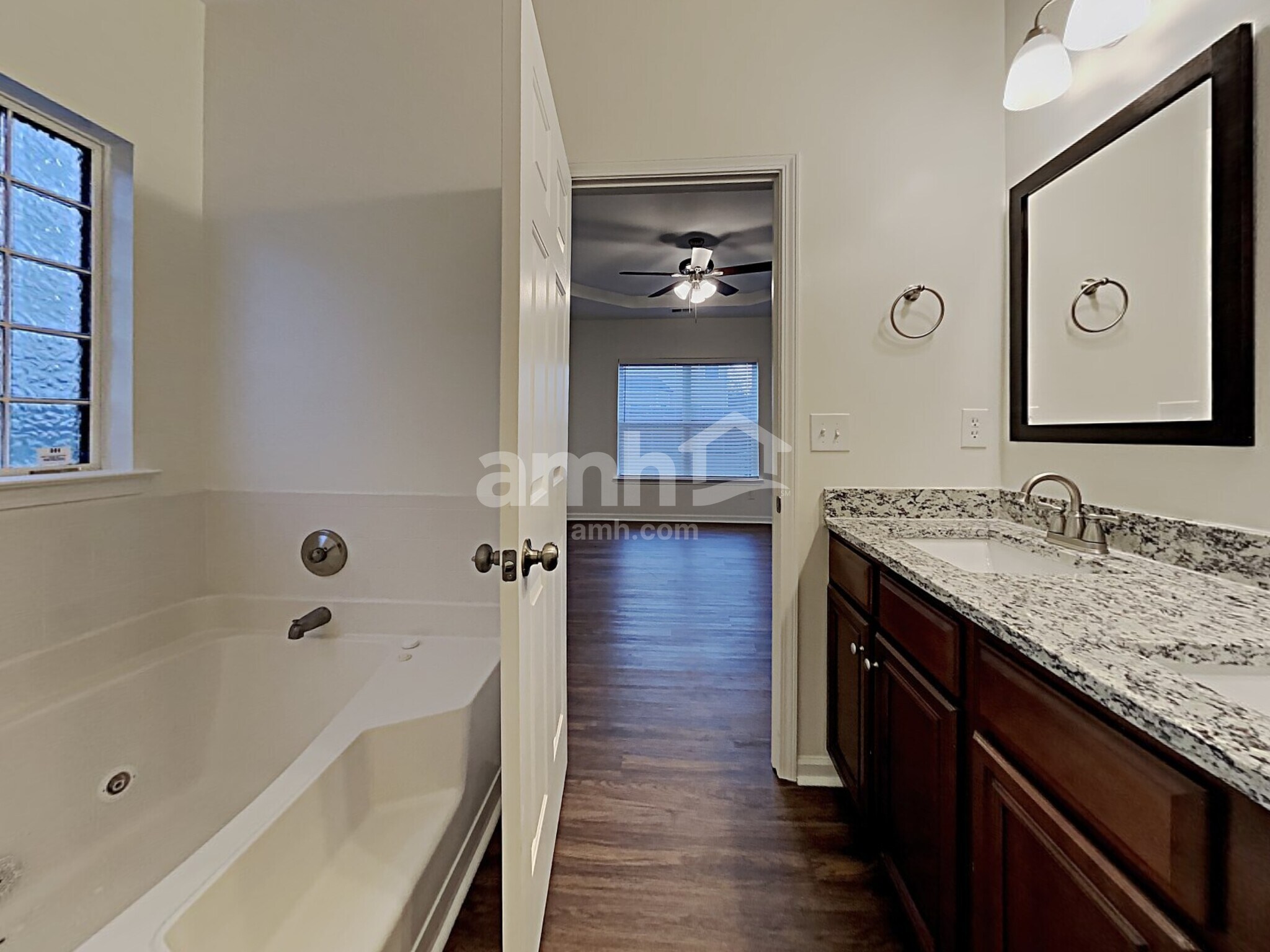 Building Photo - 4150 Arch Pass