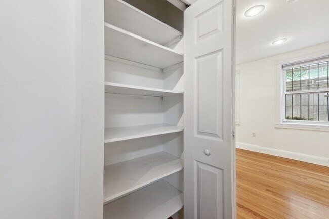 Building Photo - 85 E Brookline St