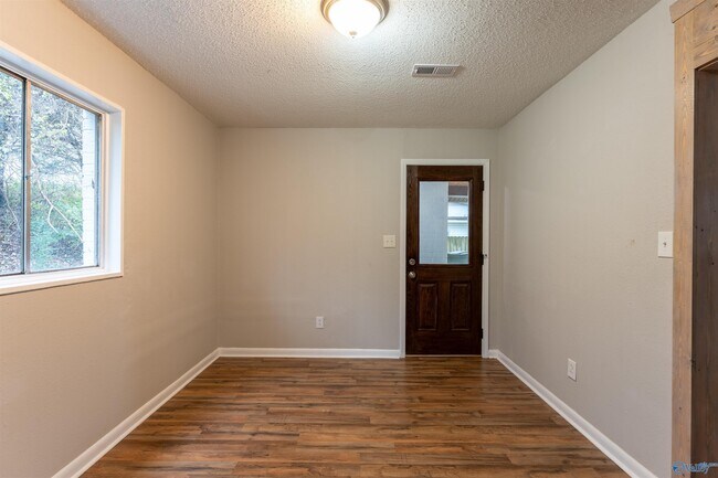 Building Photo - 112 Wilkenson Dr NE