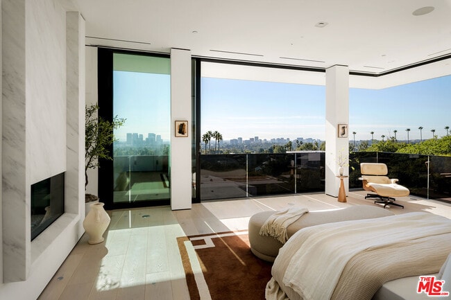 Building Photo - 1210 Laurel Way