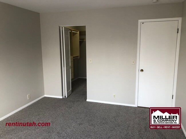 Building Photo - Cute Condo For Rent in Cottonwood Heights!
