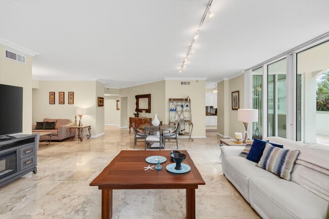 Building Photo - 3700 S Ocean Blvd