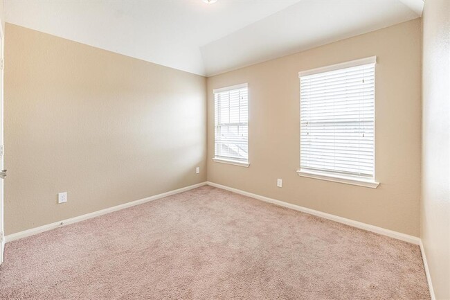 Building Photo - 24526 Raven Cliff Falls Dr