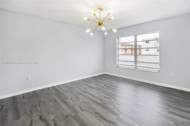 Building Photo - 365 NE 125th St