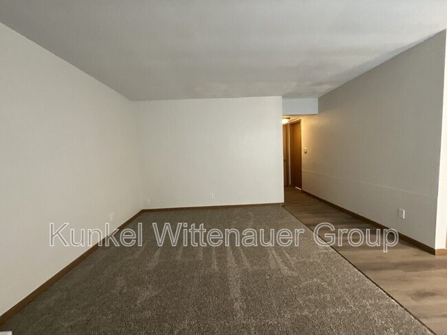 Building Photo - 1803 Jamestown Rd