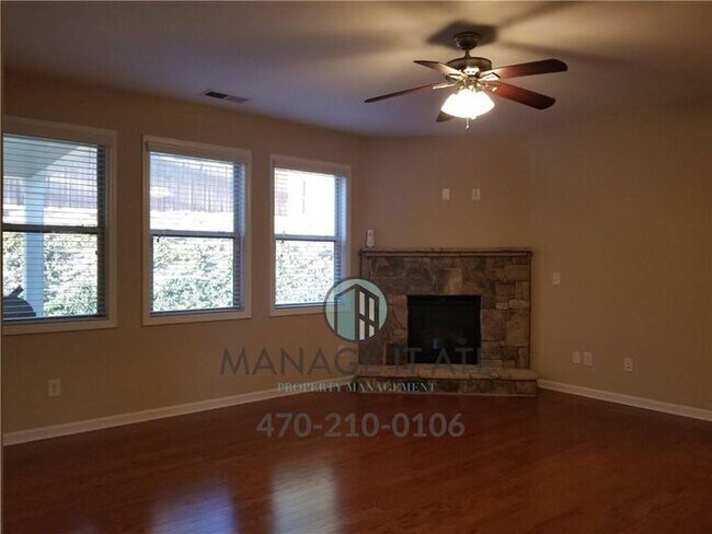 Building Photo - Beautiful 5BR/4BA Home in Just 5 Min from MALL OF GA