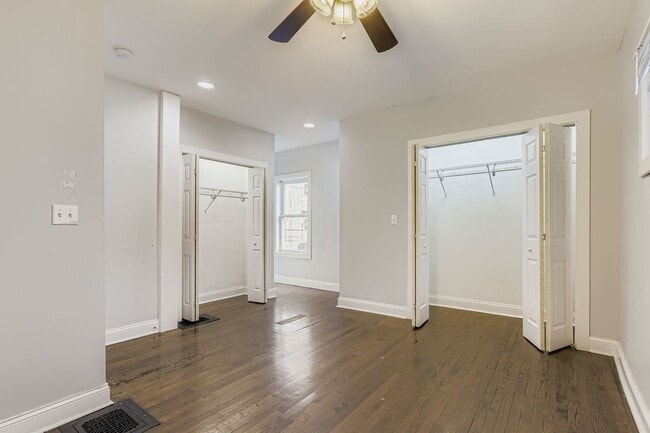 Building Photo - 7356 N Ashland Blvd