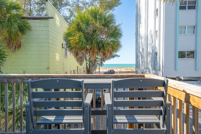 Building Photo - 113 4th Ave