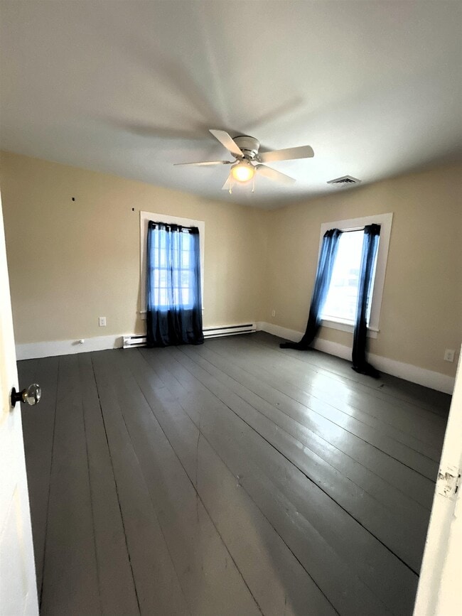 Building Photo - 565 White Mountain Hwy